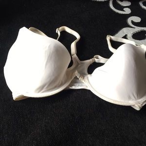 Front open and clasp lightly padded bra